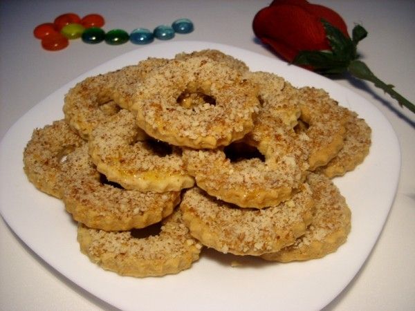 gàteaux en forme d'anneaux au amandes